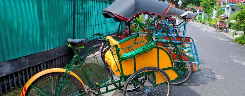 id, java, trishaw in the streets of jogjakarta.jpg