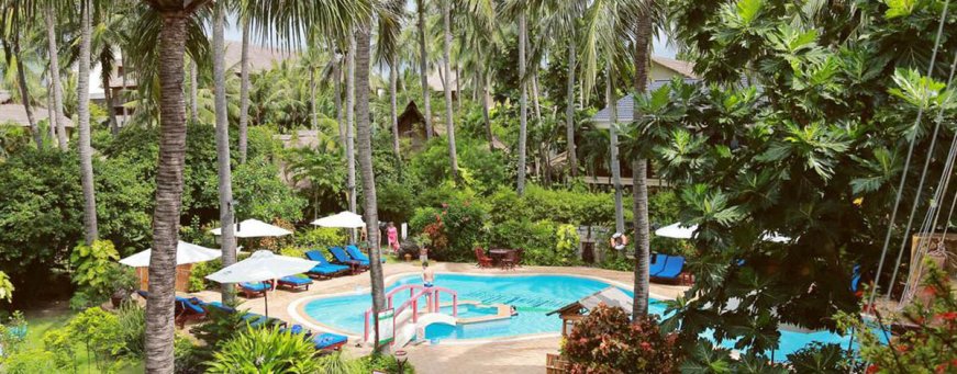 vn, mui ne, bamboo village pool side.jpg