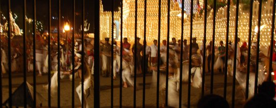 sri lanka, kandy, tempel van de tand (3).jpg