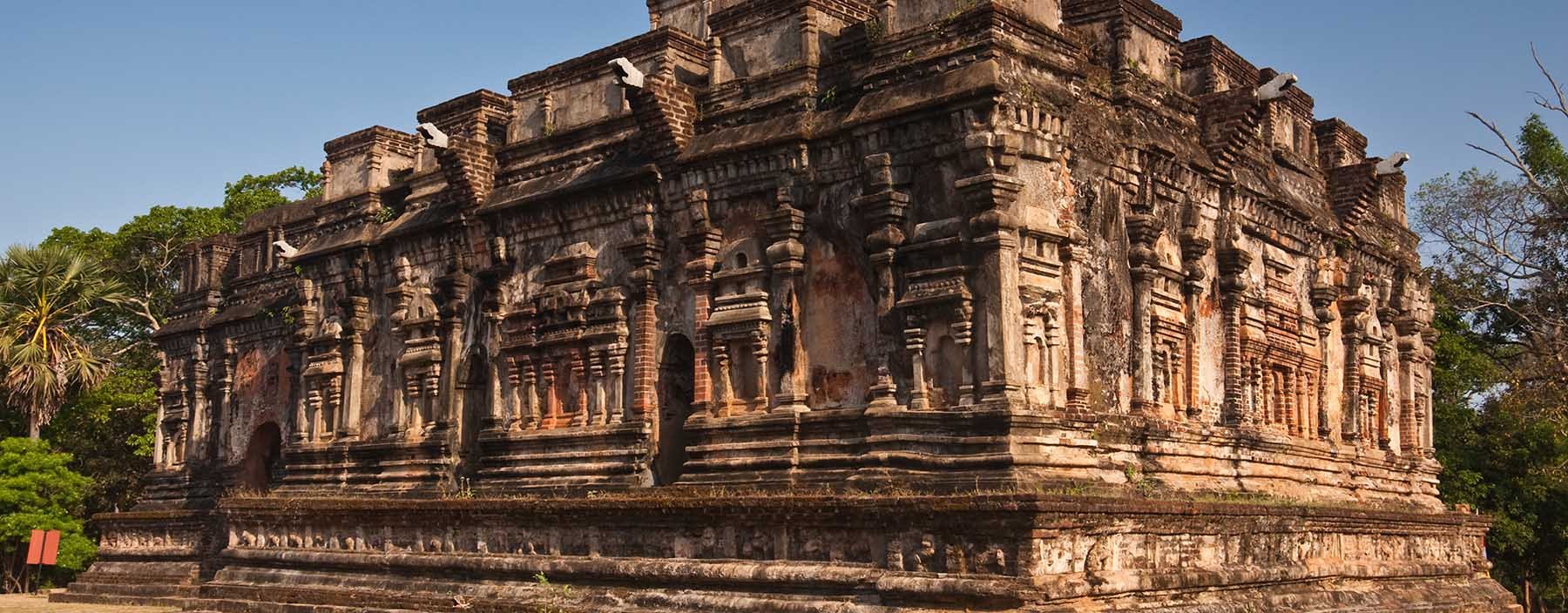 sri lanka, polonnaruwa, ancient building.jpg