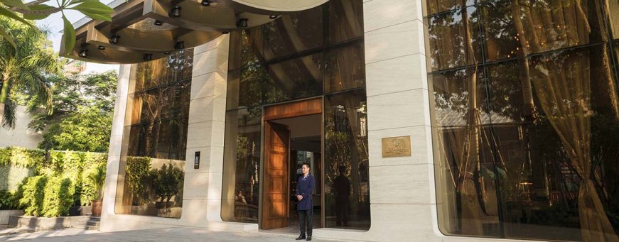 hotel des arts, entree.jpg