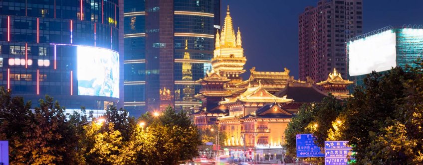 cn, shanghai, jing'an tempel, nanjing road.jpg