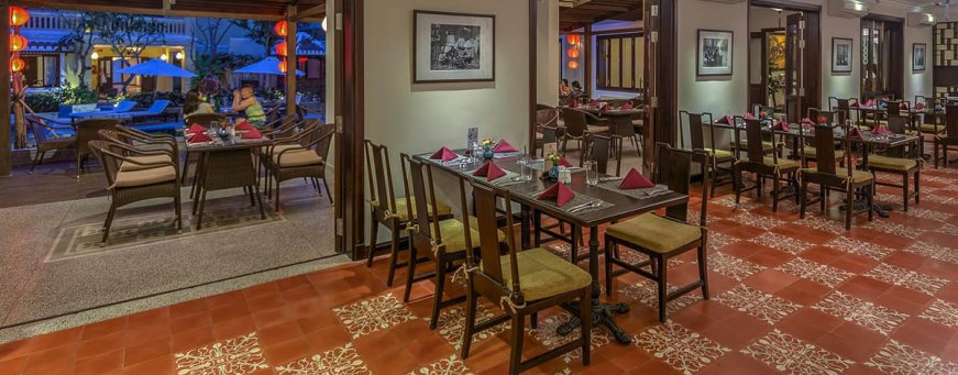 little hoi an central, restaurant, bewerkt.jpg