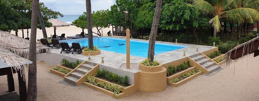 lk, trincomalee, nilaveli beach resort, zwembad.jpg