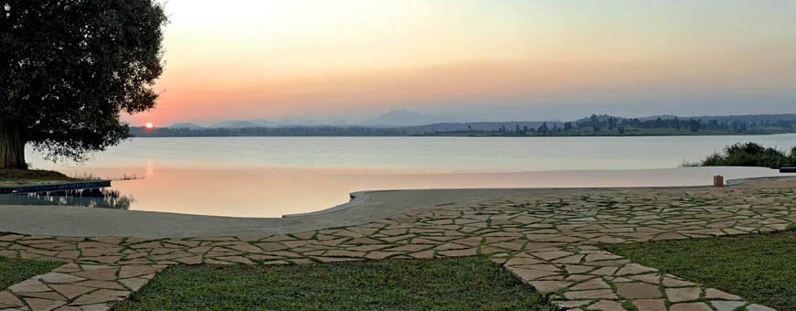 in, nagarhole, evolve back, infinity pool.jpg