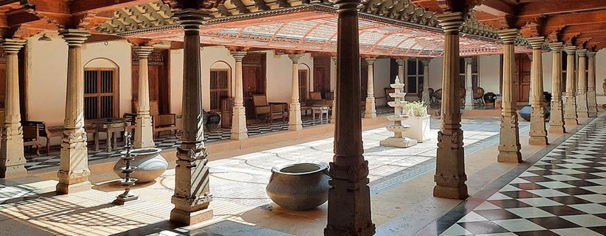 in, chettinad, saratha villas, binnenplaats.jpg