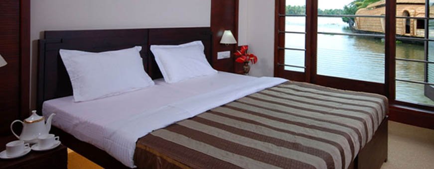 in, kerala backwaters, evergreen houseboats1.jpg