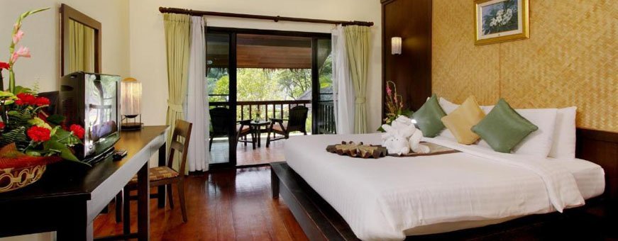 th, khao lak, paradise, deluxe room.jpg