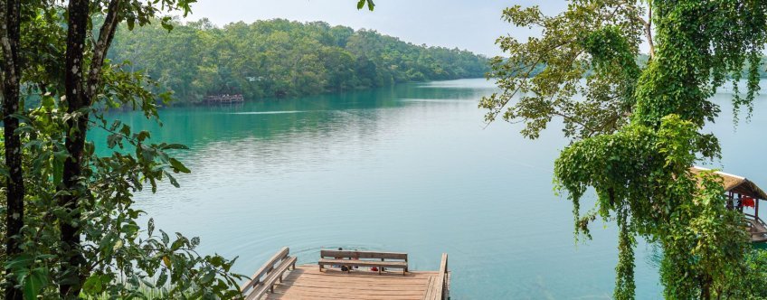 KH, ratanakiri, volcanic lake (2).jpg