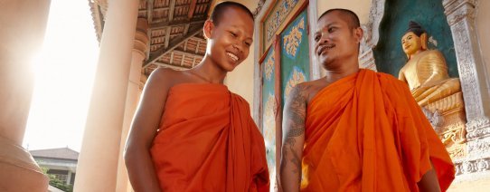 Monniken bij Koninklijk Paleis in Phnom Penh