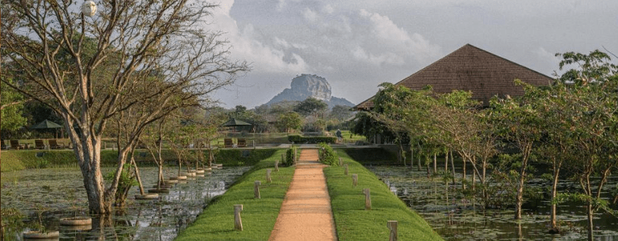 LK, Sigiriya, Water Garden Sigiriya, uitzicht bewerkt