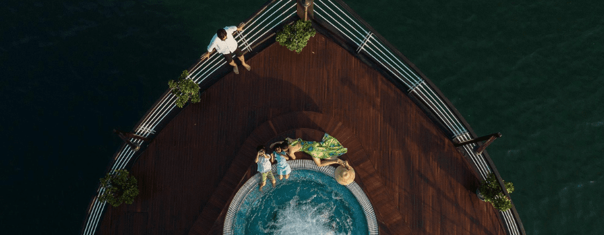 VN, Halong Bay, Orchid Classic Cruise, bovenaf