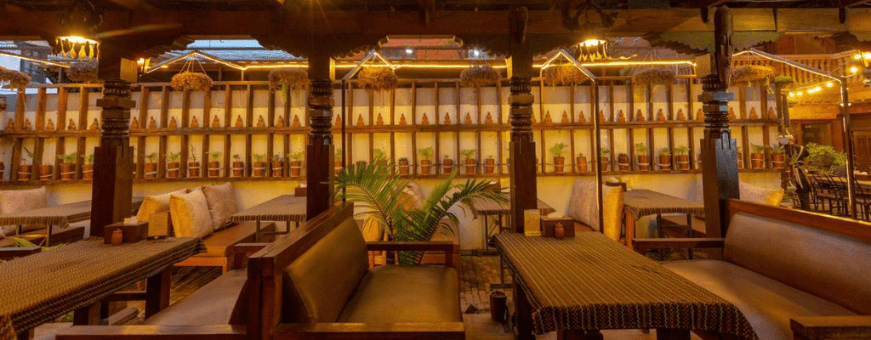 NP, Baktapur, Vajra, restaurant bewerkt