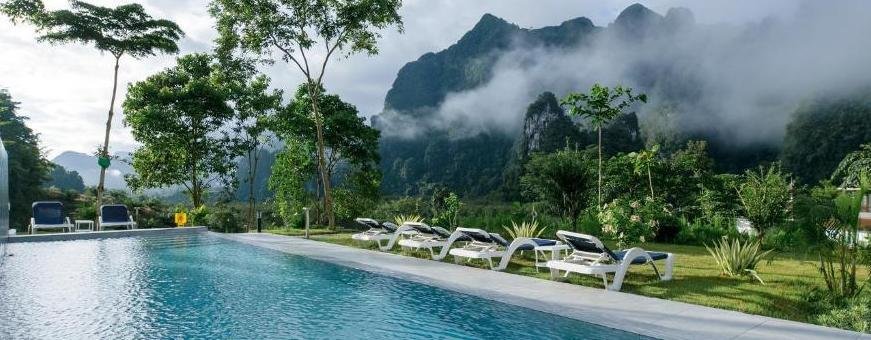 TH-SOK-MagicalMountain-poolview