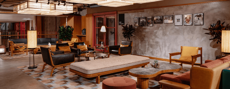 CN, Hong Kong, Eaton, lobby