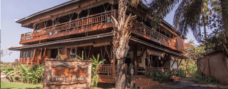 Cambodja, Ratanakiri, Terres Rouge Lodge, Exterieur