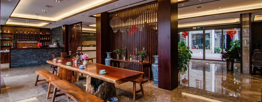 CN, Fenghuang, Shanshui Lianxin, lobby