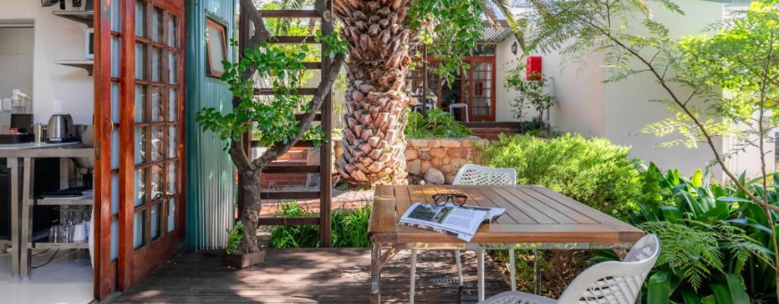 ZA, Camps Bay, Stone Cottages