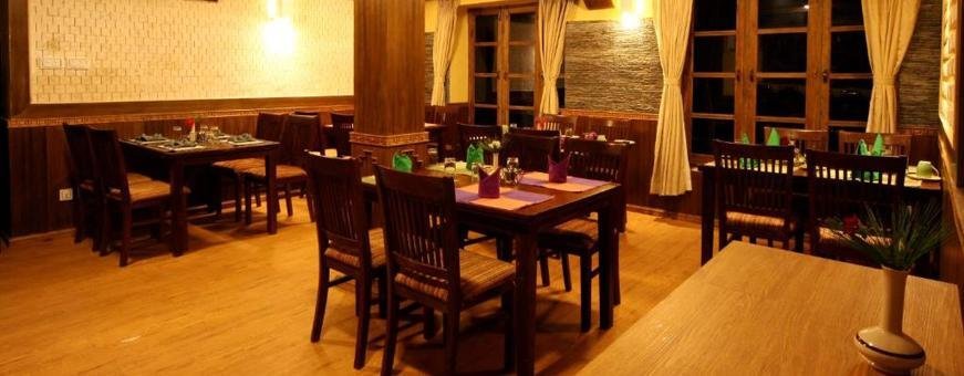 NP, Monjo, YMH, eetzaal