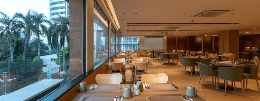 Thailand, Bangkok, Golden Tulip Mandison Suites, restaurant