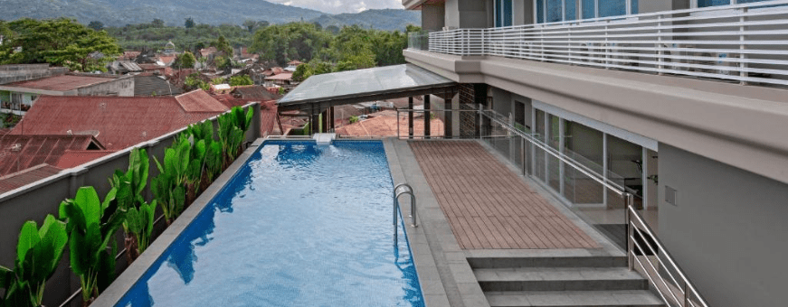 ID, Bukittingi, Santika, zwembad