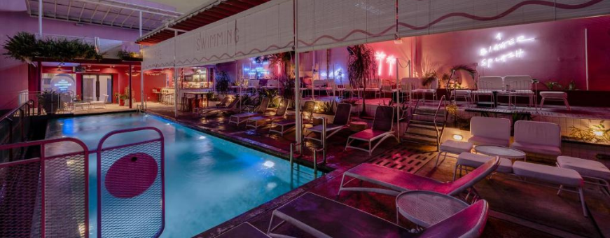 MY, Kuala Lumpur, The Journal, Zwembad