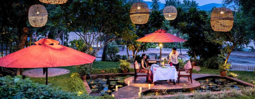 LA, Luang Prabang, 3 Nagas Mgallery, tuin