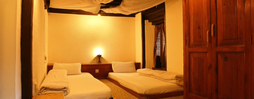 NP, Patan, Newa Chen, room low ceiling