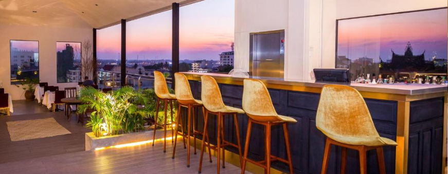 LA, Vientiane, Lao Poet Hotel, bar