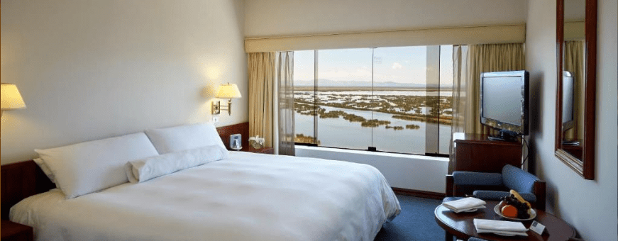 Pe, Puno, GHL Lago Titicaca