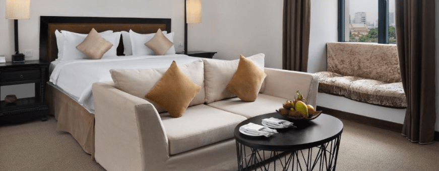 KH, Phnom Penh, Palace Gate, kamer