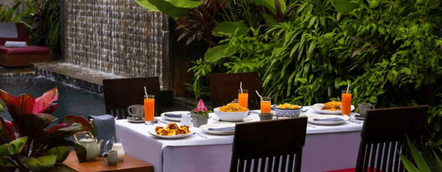 KH, Siem Reap, Sokkhak Boutique, tafel