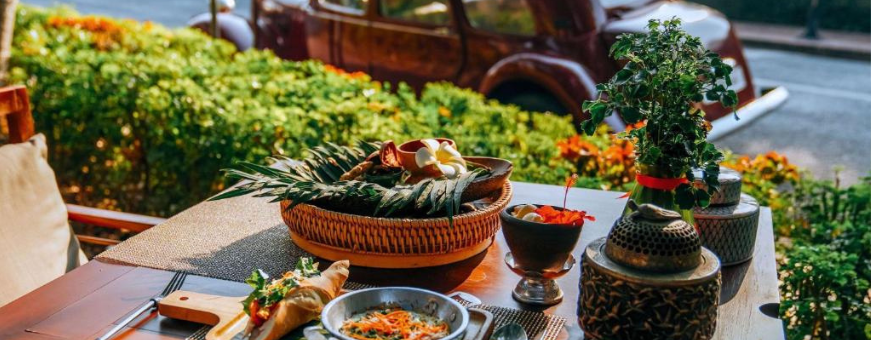 LA, Luang Prabang, 3 Nagas Mgallery, terras