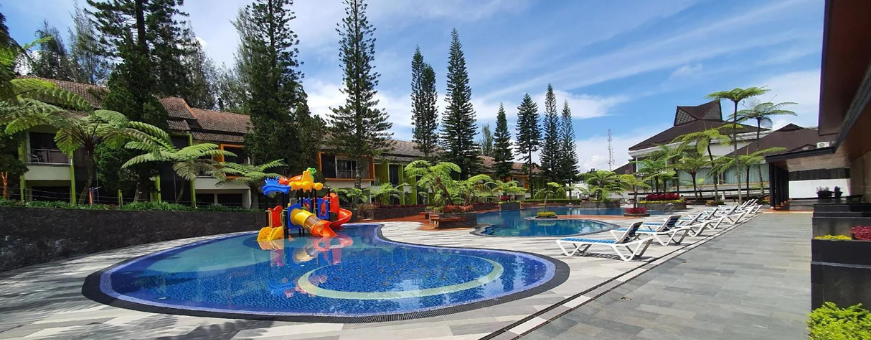 ID, Berastagi, Mikie Holiday Resort, zwembad