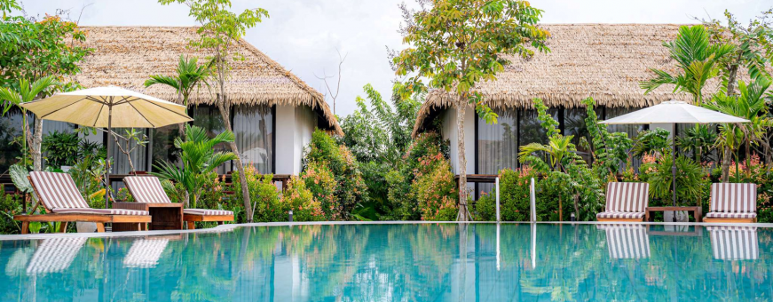 KH, Kampot, River Tree, zwembad