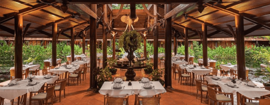 KH, Siem Reap, Angkor Village restaurant