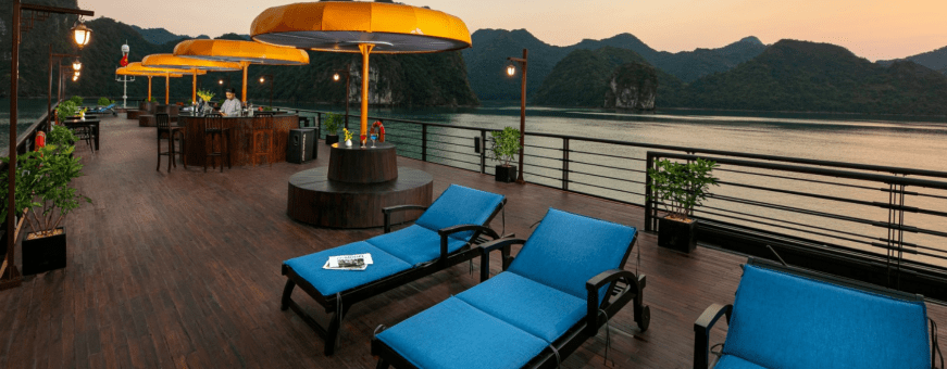 VN, Halong Bay, Nostalgia Cruise, dek