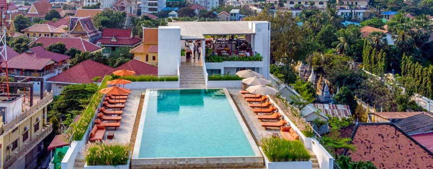 KH, Phnom Phenh, Penh House zwembad