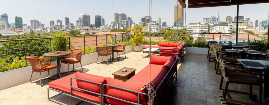 KH, Phnom Penh, Penh House, dakterras