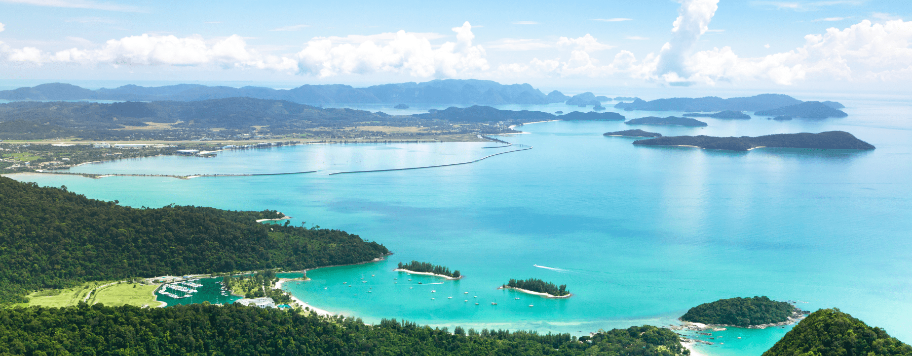 Het idyllische strand op Langkawi