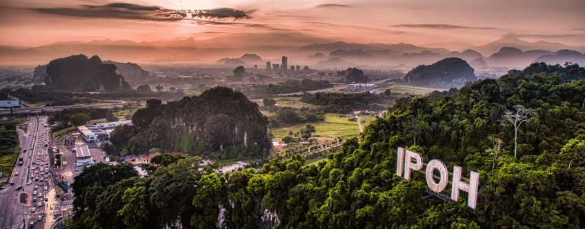 Het uitzicht op de miljonairsstad Ipoh